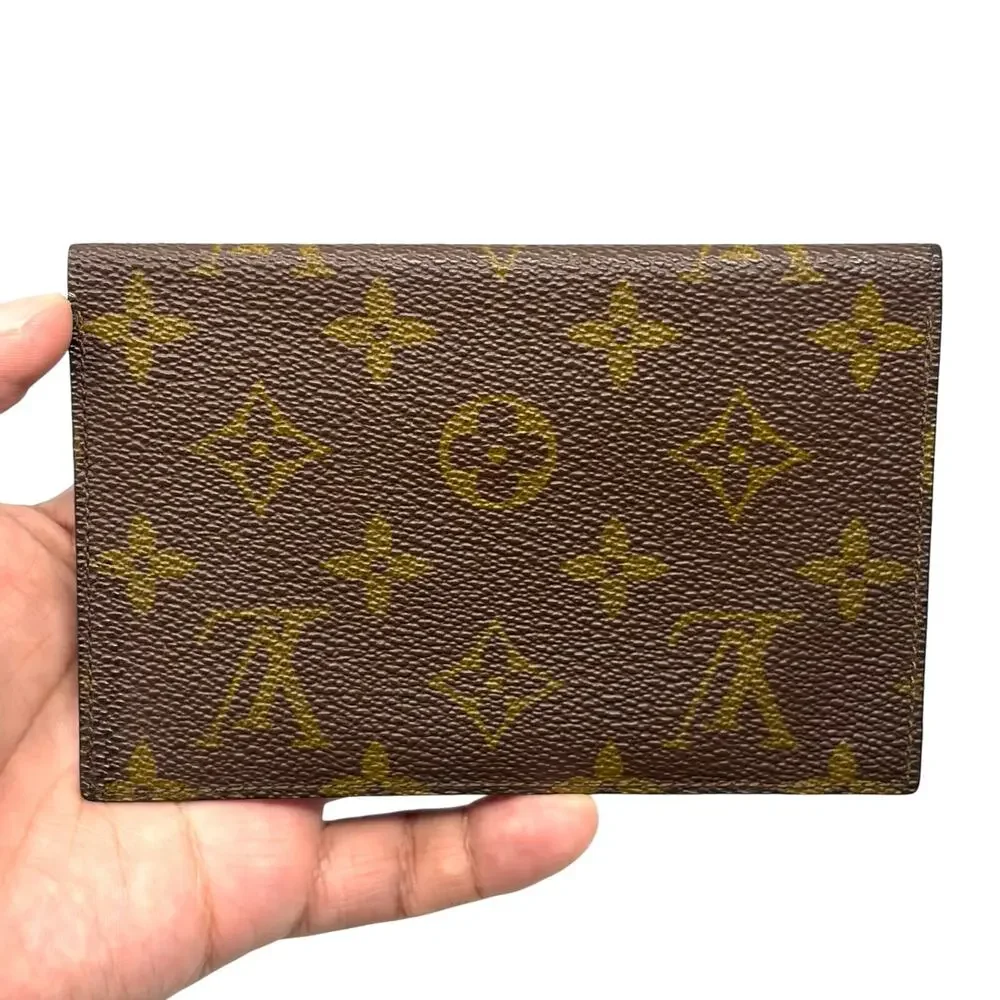 Louis Vuitton has very envelope